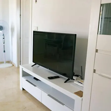 Stunning Penthouse In With Communal Pool Apartment *